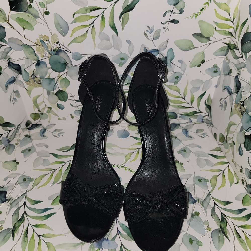 Michael Kors with Sequined Bow - Picture 2 of 11